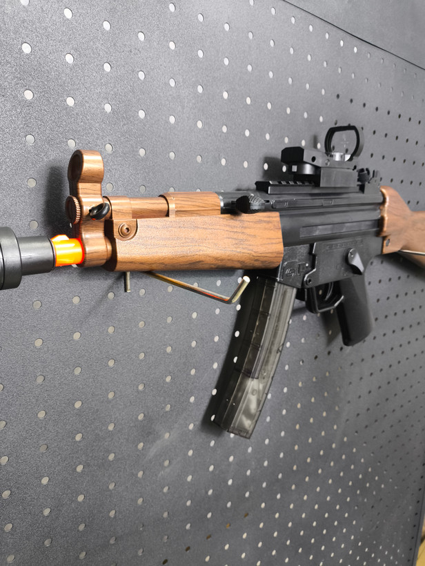 تفنگ تیر ژلهای MP5 K طرح چوبی