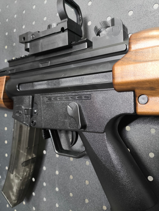 تفنگ تیر ژلهای MP5 K طرح چوبی